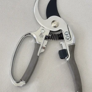 Town & Country Bypass Secateurs Pruners Heavy Duty with carbon steel blades
